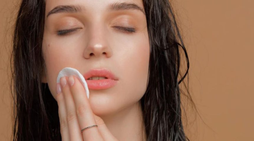 Quick Makeup Removal: 3 Alternatives to Micellar Water When You’re in a Pinch